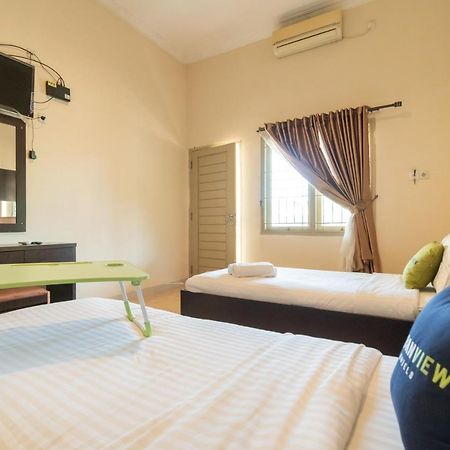 Urbanview Hotel Nugraha Palembang By Reddoorz Extérieur photo