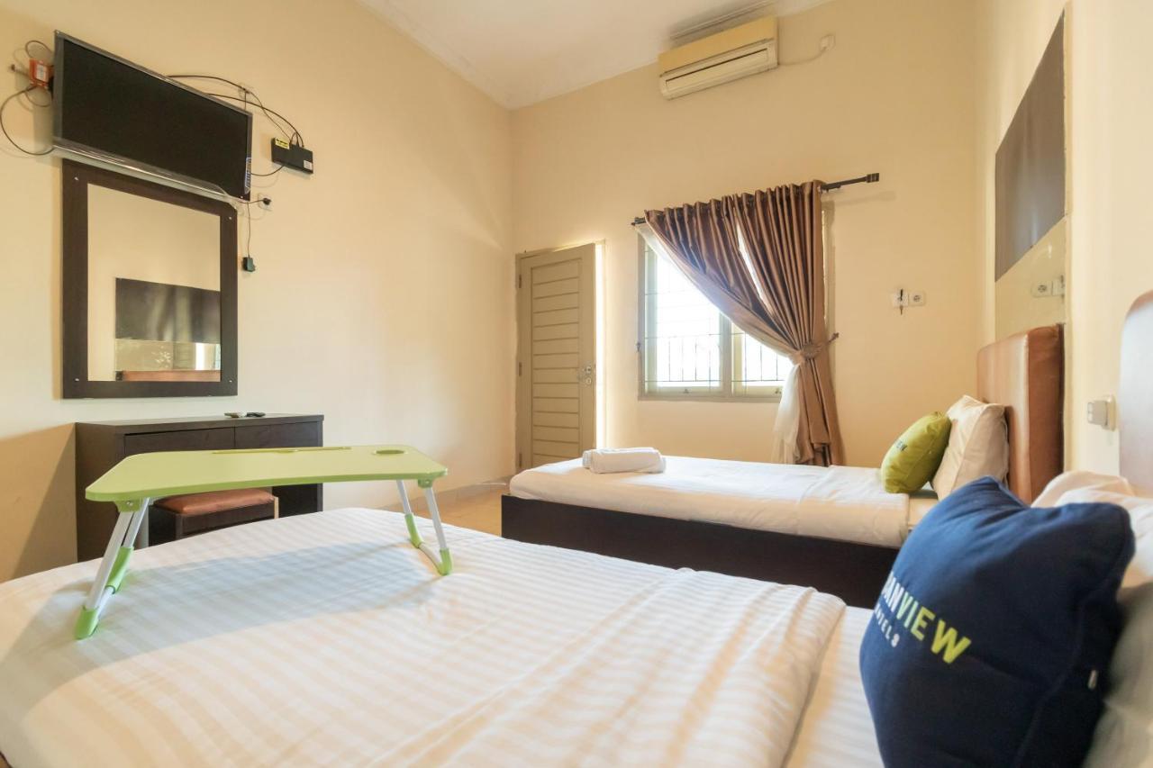 Urbanview Hotel Nugraha Palembang By Reddoorz Extérieur photo