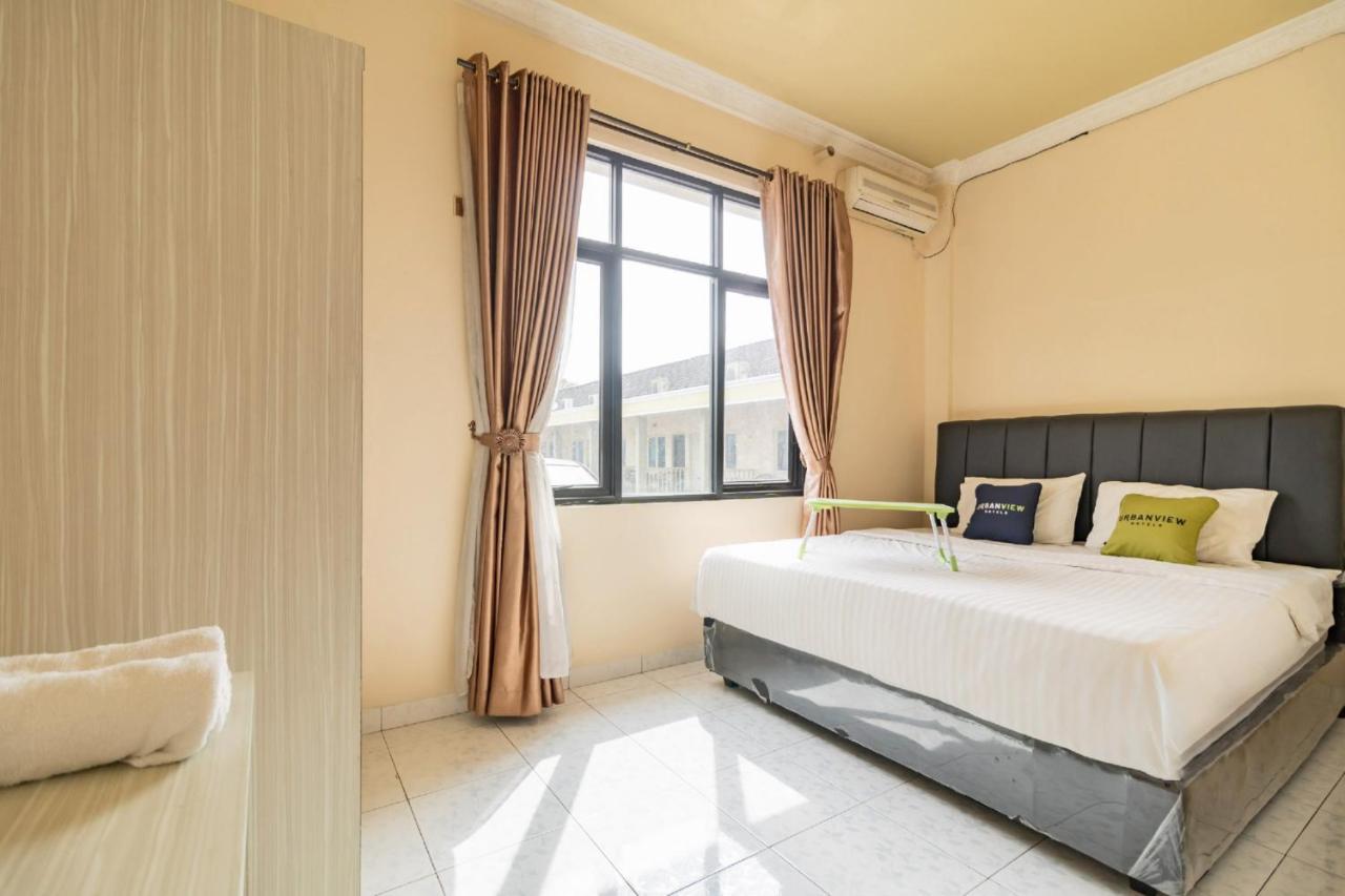 Urbanview Hotel Nugraha Palembang By Reddoorz Extérieur photo
