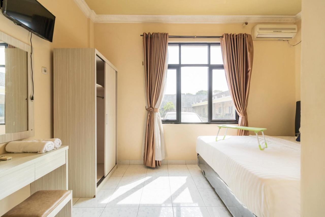 Urbanview Hotel Nugraha Palembang By Reddoorz Extérieur photo