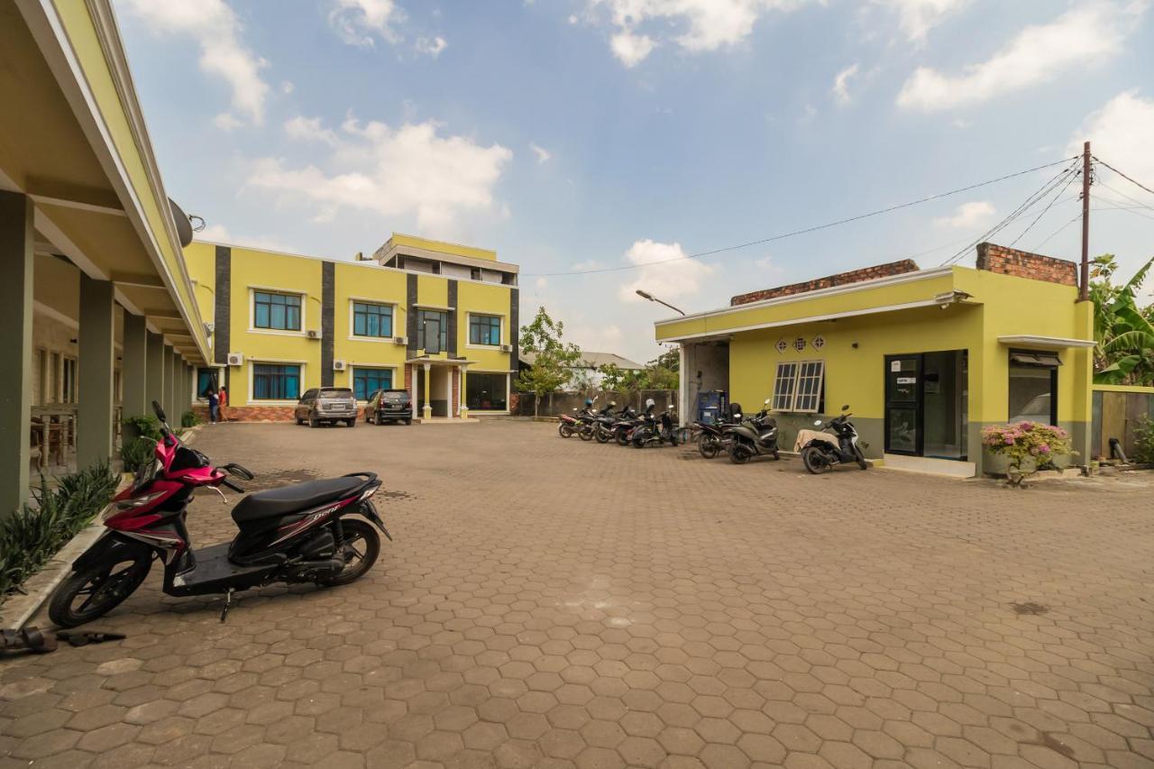 Urbanview Hotel Nugraha Palembang By Reddoorz Extérieur photo
