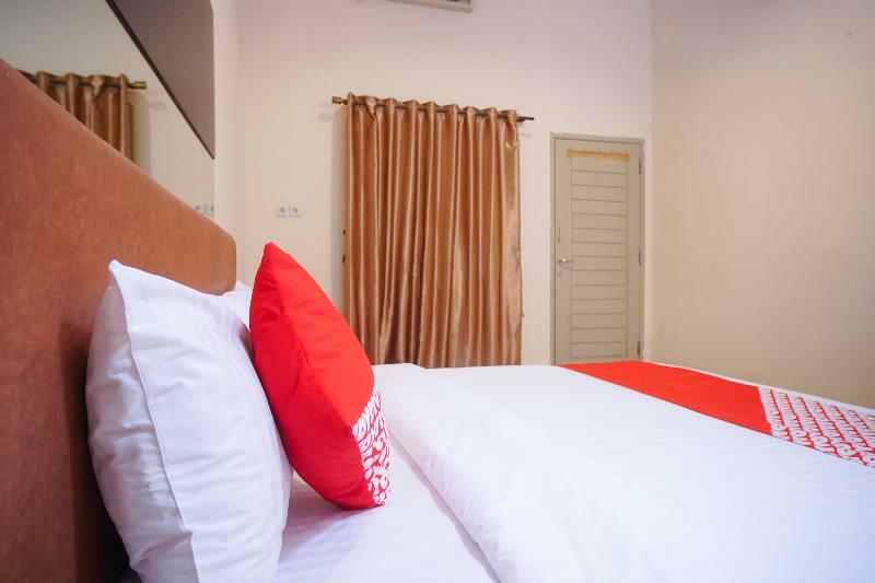 Urbanview Hotel Nugraha Palembang By Reddoorz Extérieur photo