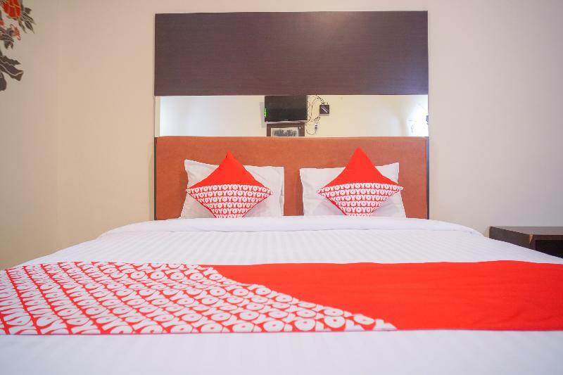 Urbanview Hotel Nugraha Palembang By Reddoorz Extérieur photo