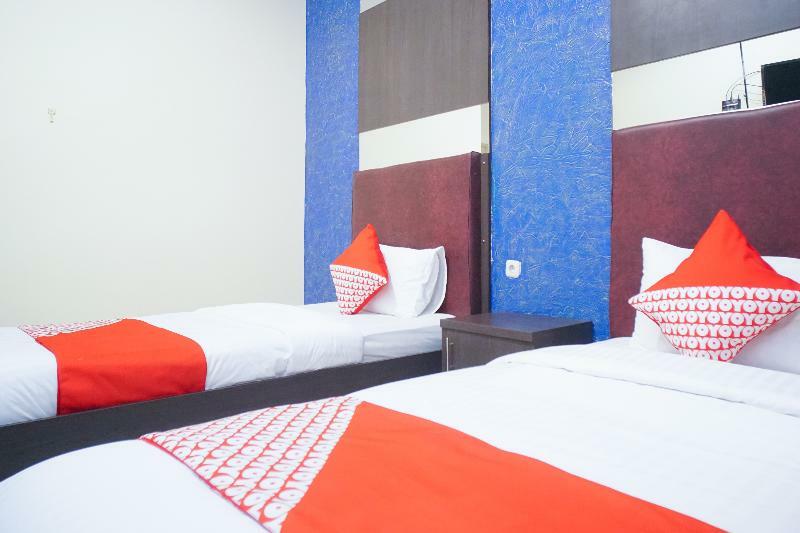 Urbanview Hotel Nugraha Palembang By Reddoorz Extérieur photo